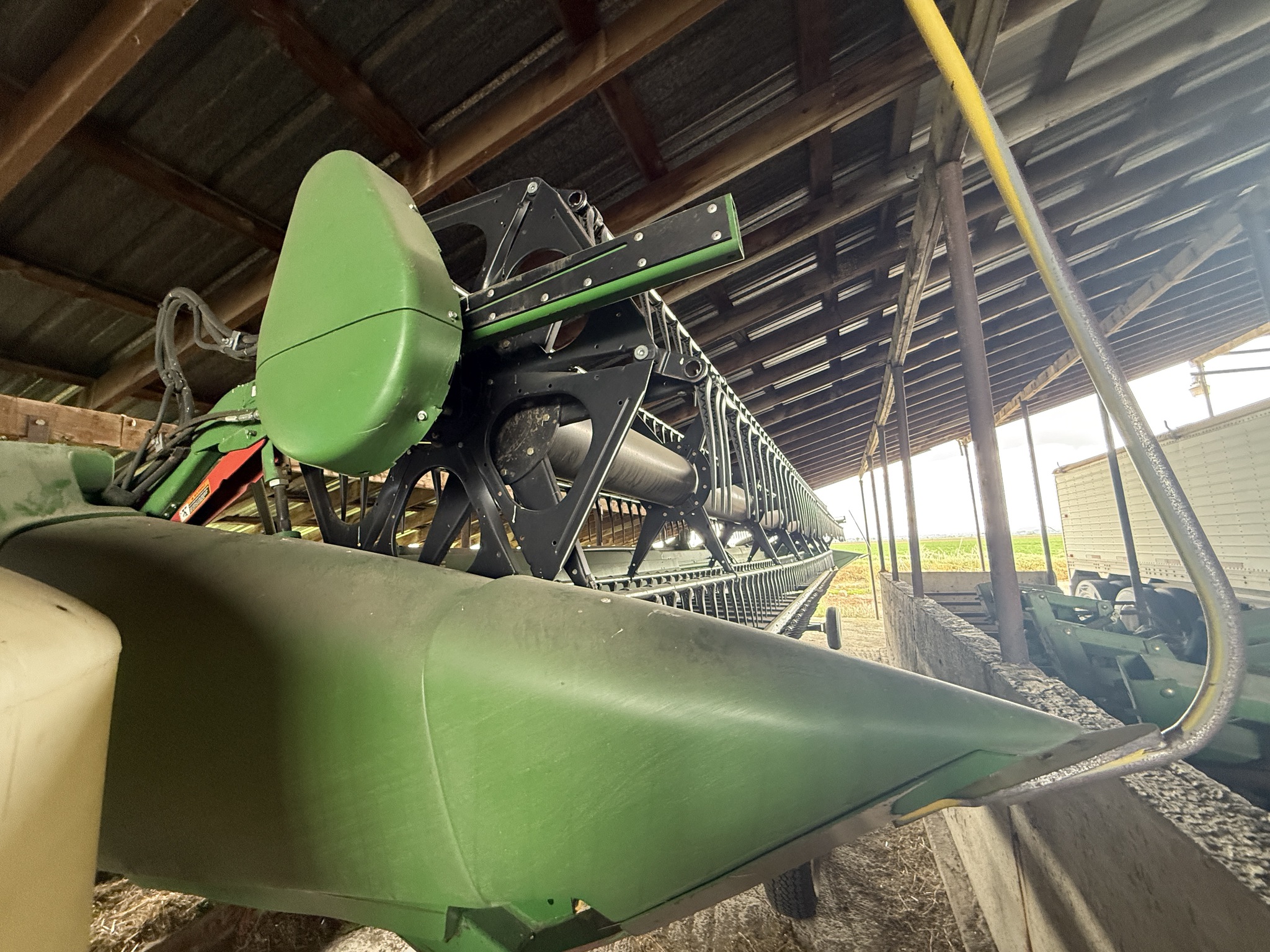 2014 John Deere S670 Image 39