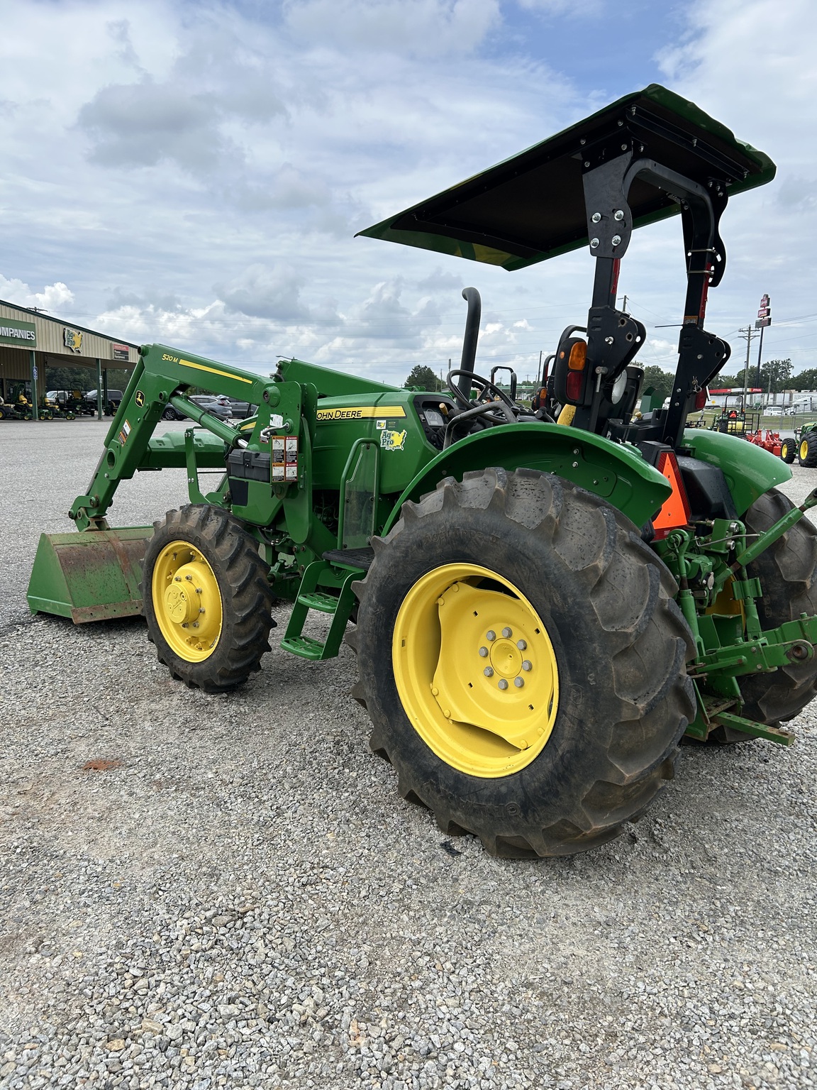 2018 John Deere 5065E Image 7