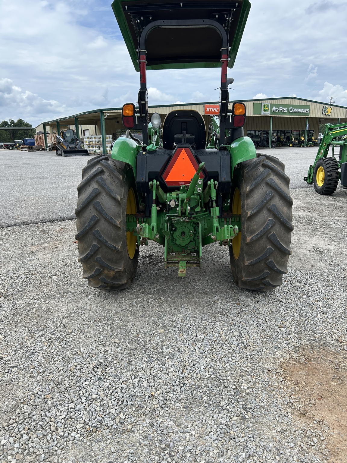 2018 John Deere 5065E Image 6