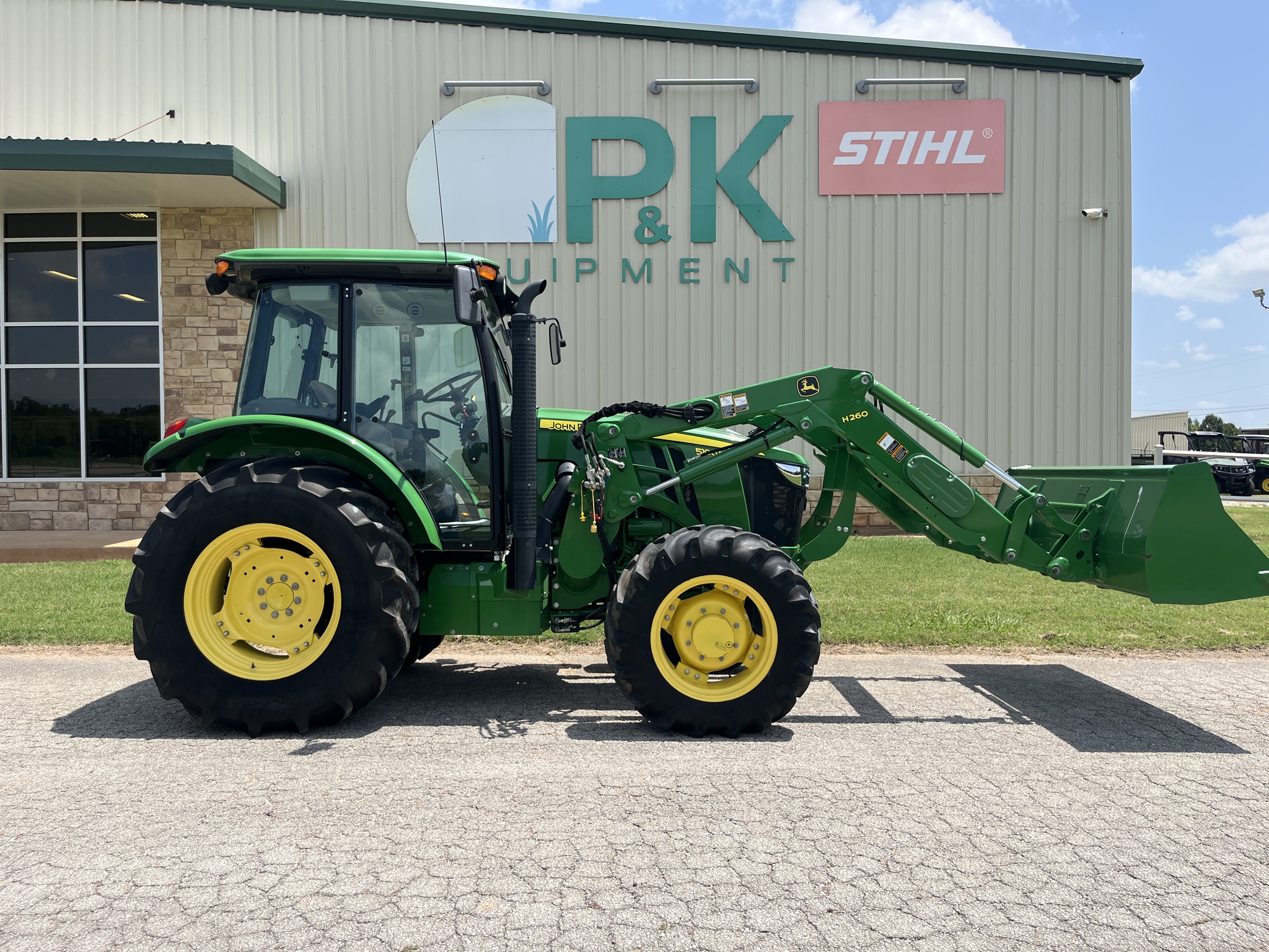 2015 John Deere 5100E Image 1