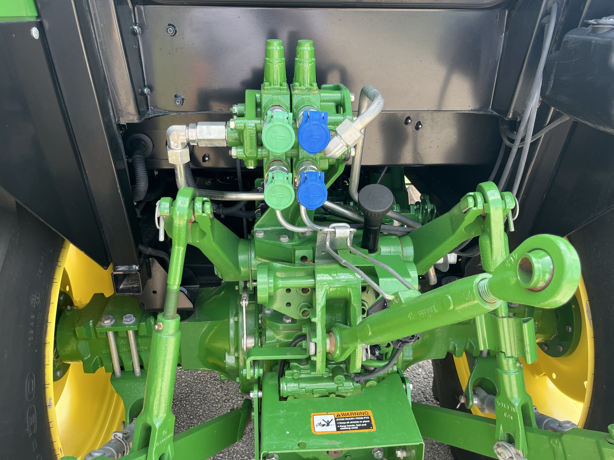 2015 John Deere 5100E Image 12