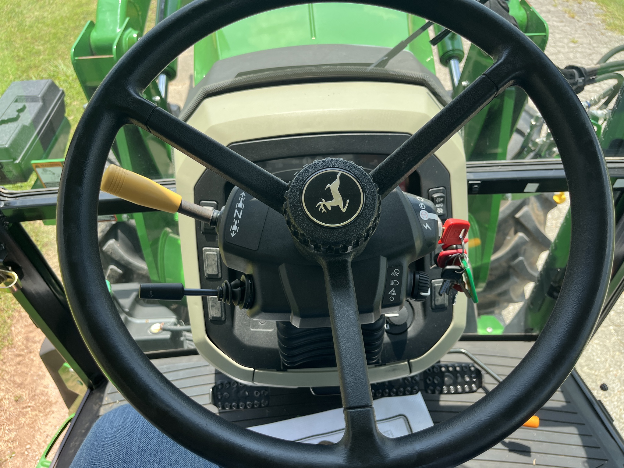 2015 John Deere 5100E Image 21
