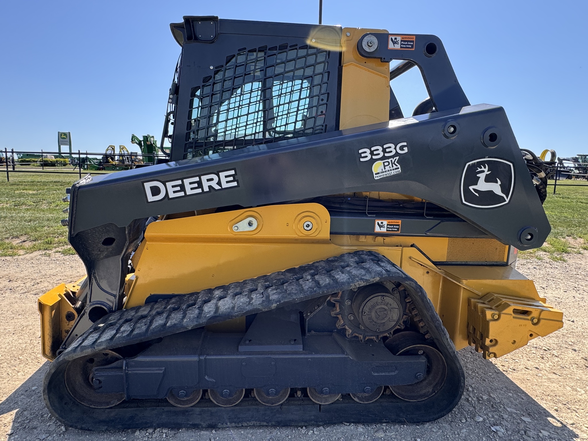 2023 John Deere 333G Image 5