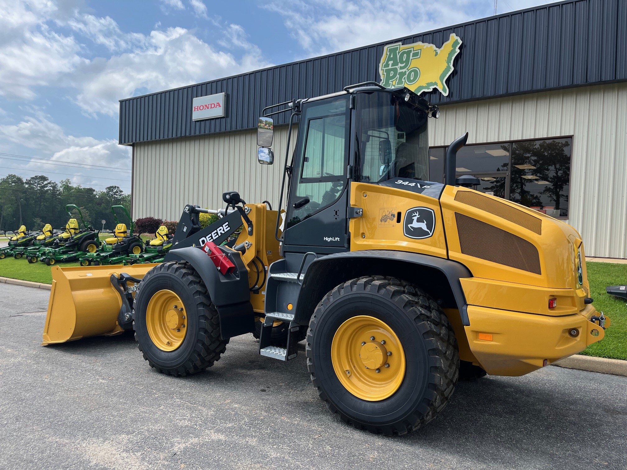 2025 John Deere 344 P Image 2