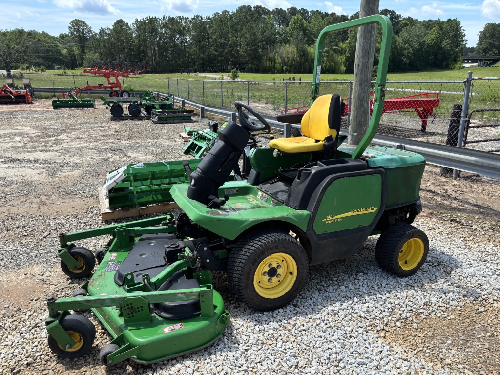 2011 John Deere 1445 Image 1