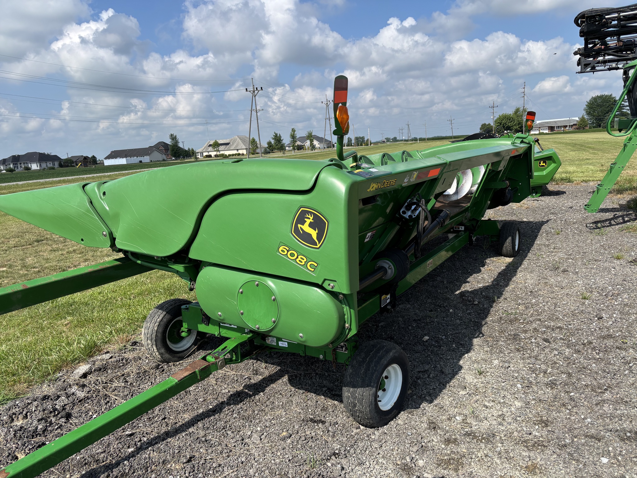 2010 John Deere 608C Image 2