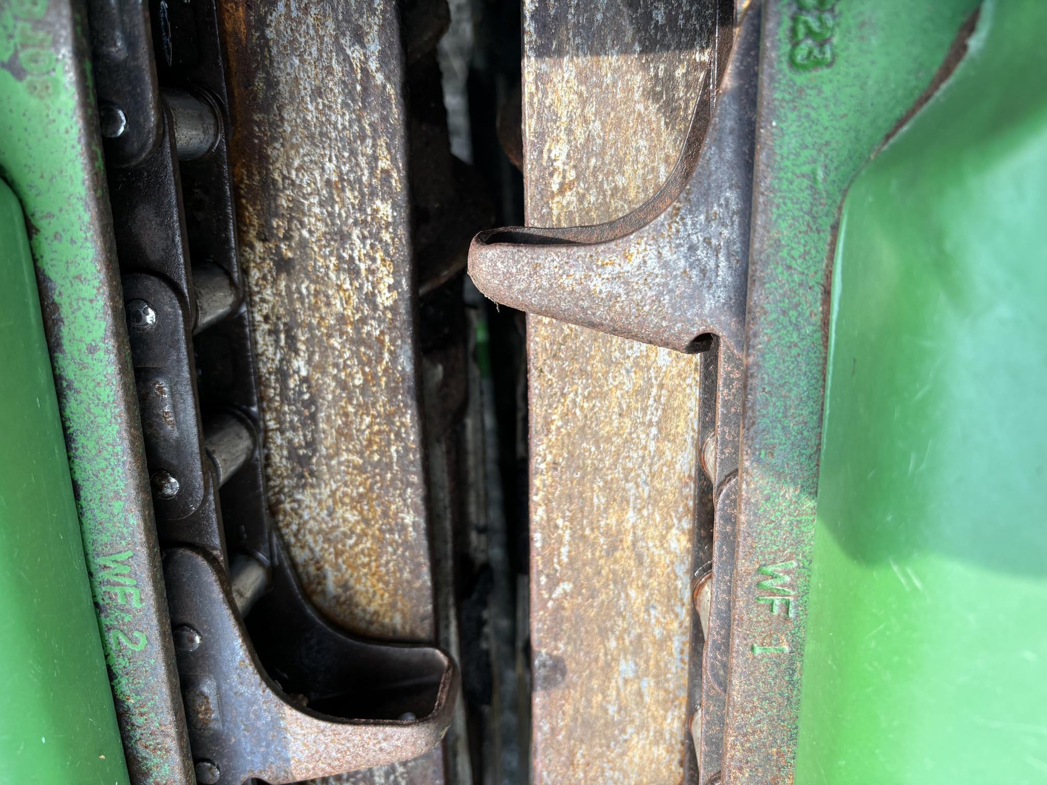 2010 John Deere 608C Image 6