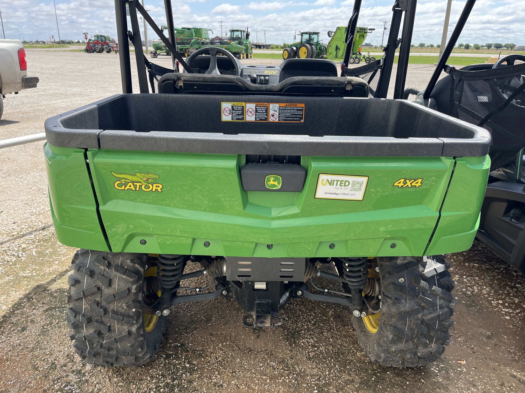 2023 John Deere XUV 560E Image 5