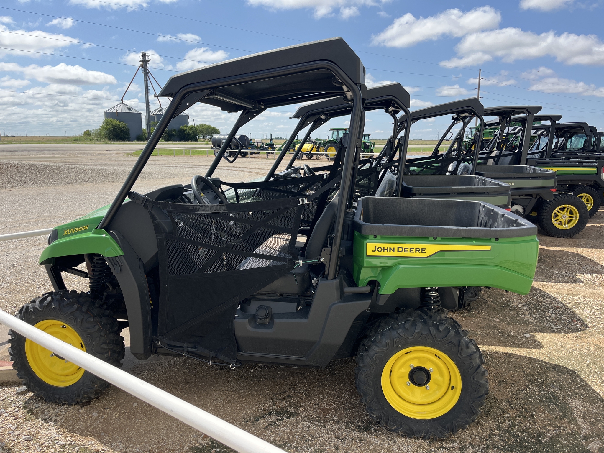 2023 John Deere XUV 560E Image 1