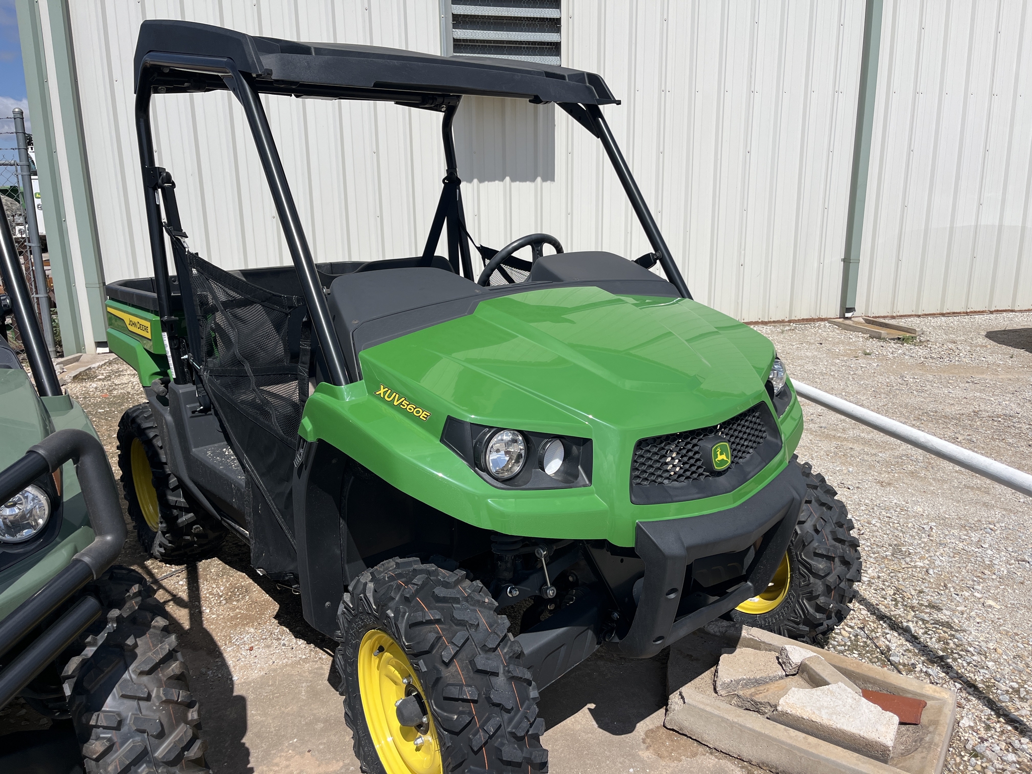 2023 John Deere XUV 560E Image 2