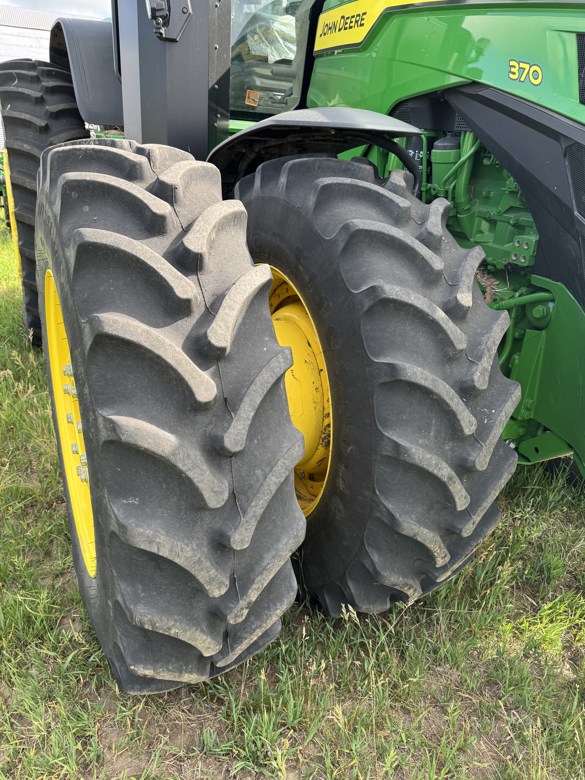 2024 John Deere 8R 370 Image 16
