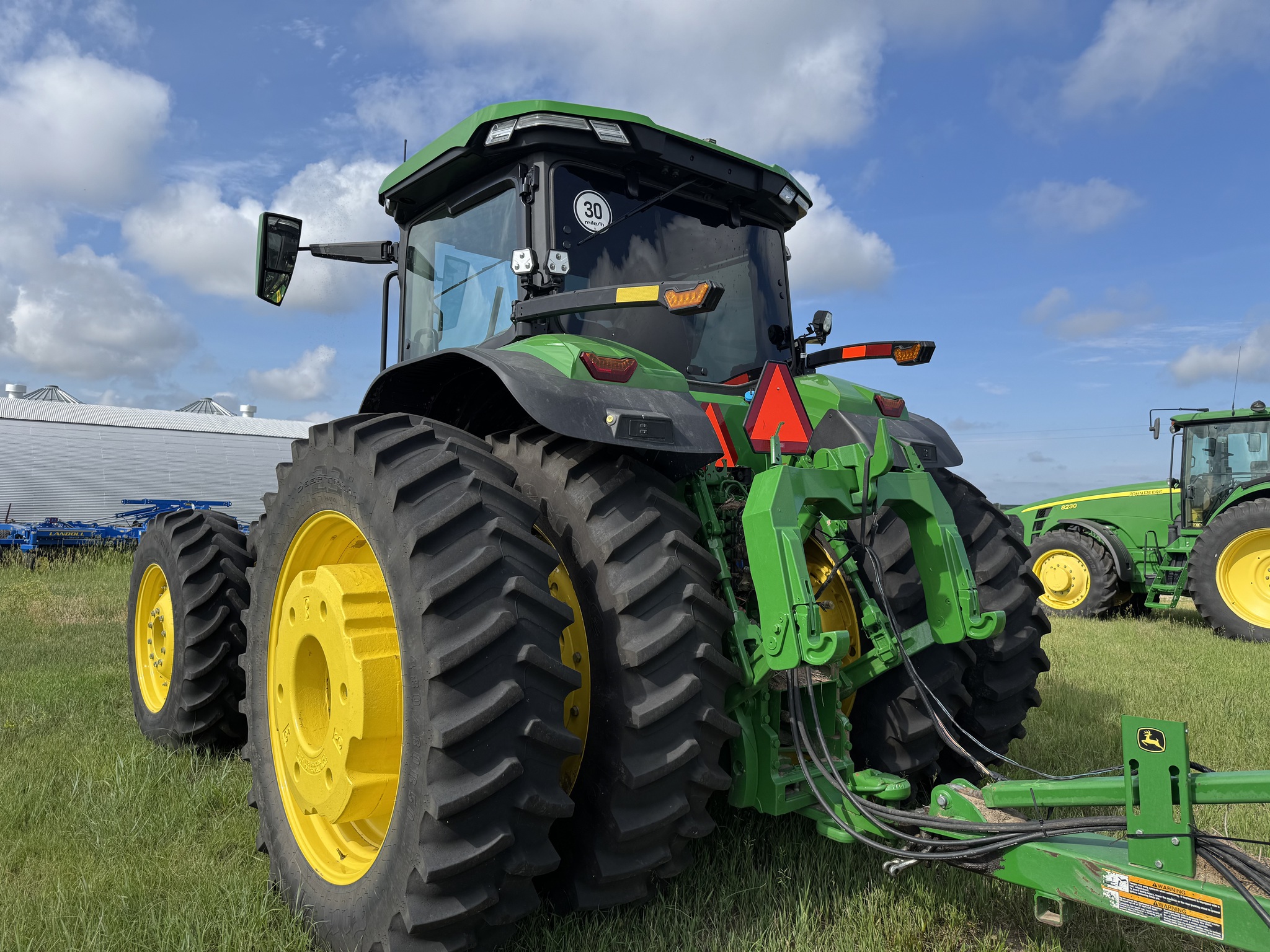 2024 John Deere 8R 370 Image 3