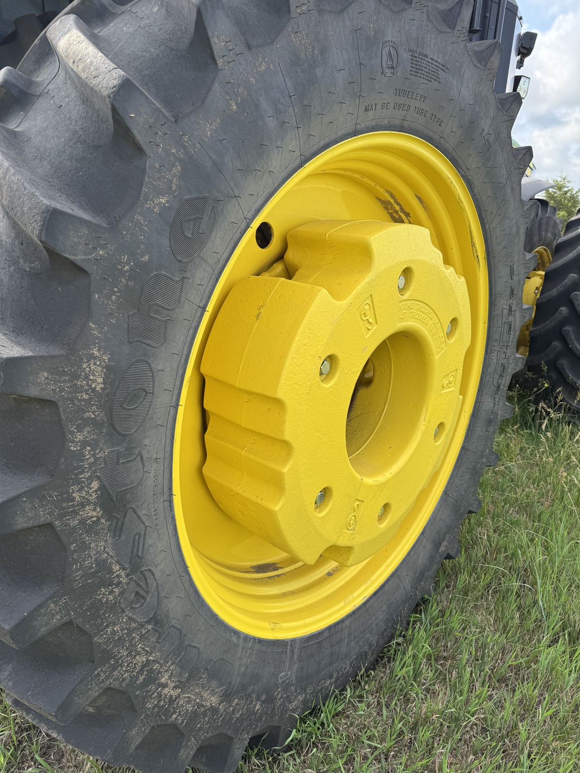 2024 John Deere 8R 370 Image 13