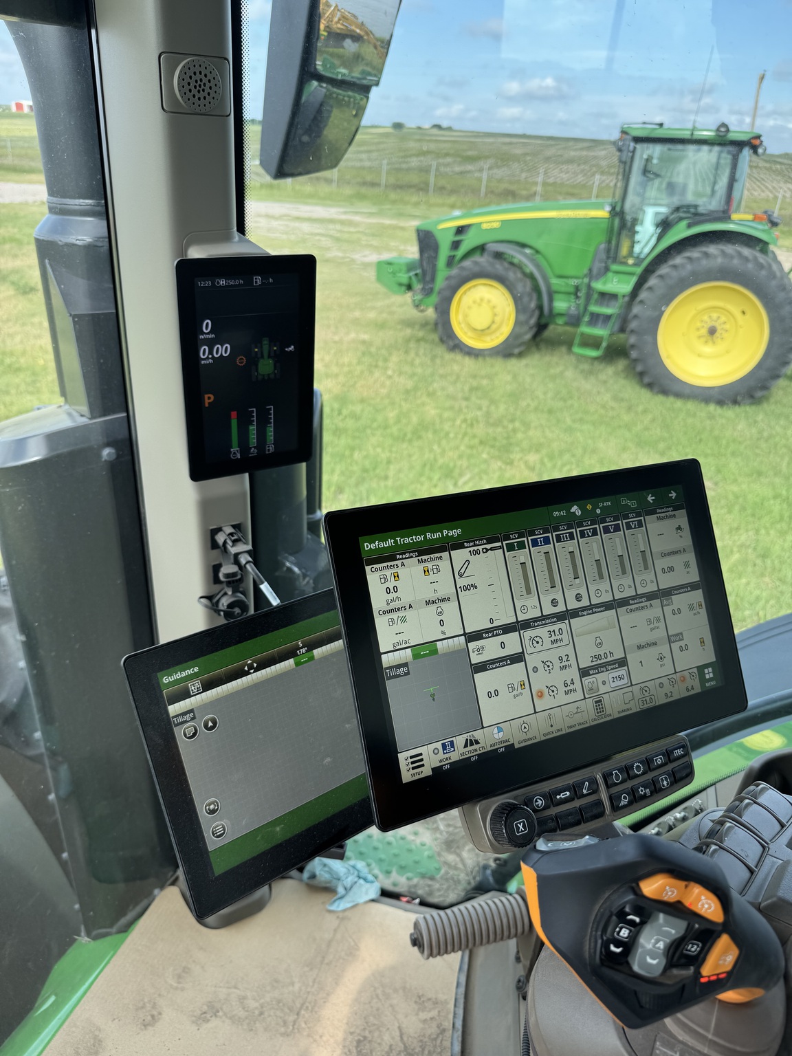 2024 John Deere 8R 370 Image 8