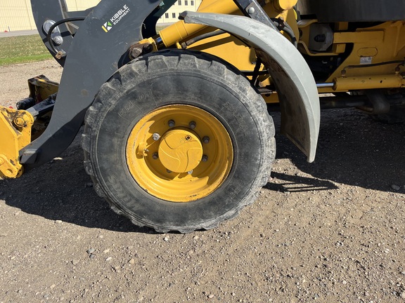 2018 John Deere 244K-II - Photo9