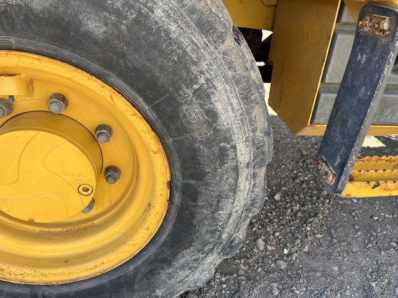 2018 John Deere 244K-II - Photo16