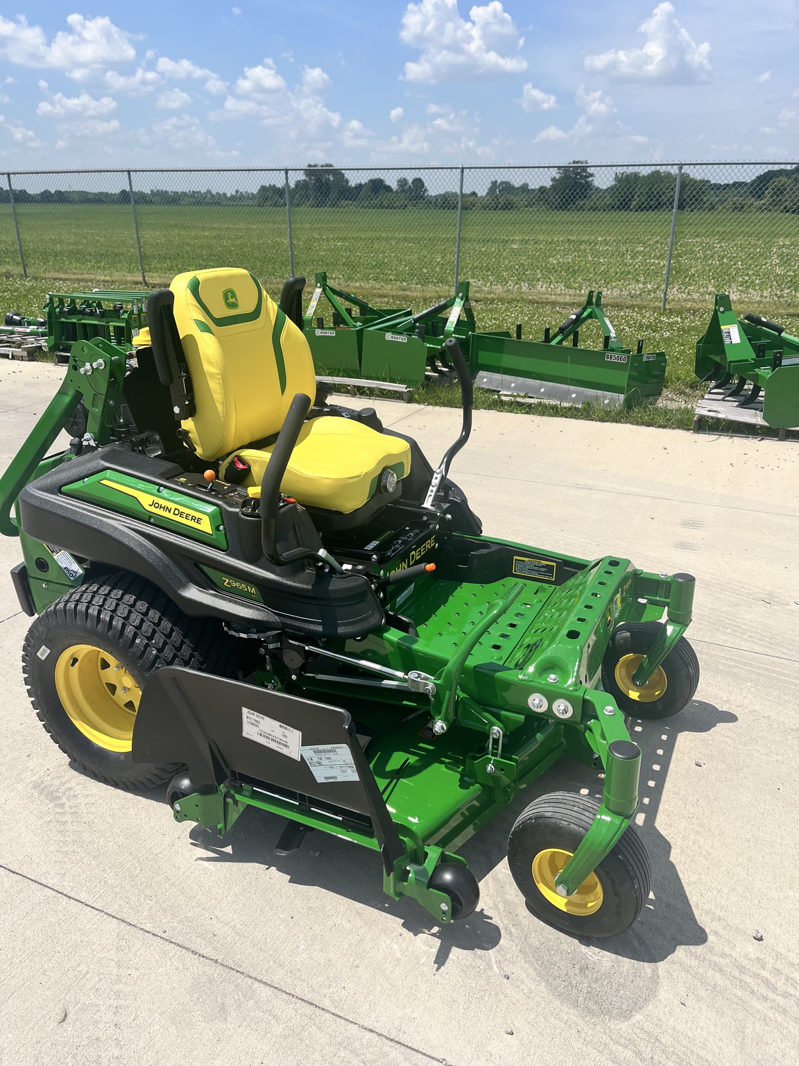 2025 John Deere Z965M Image 4