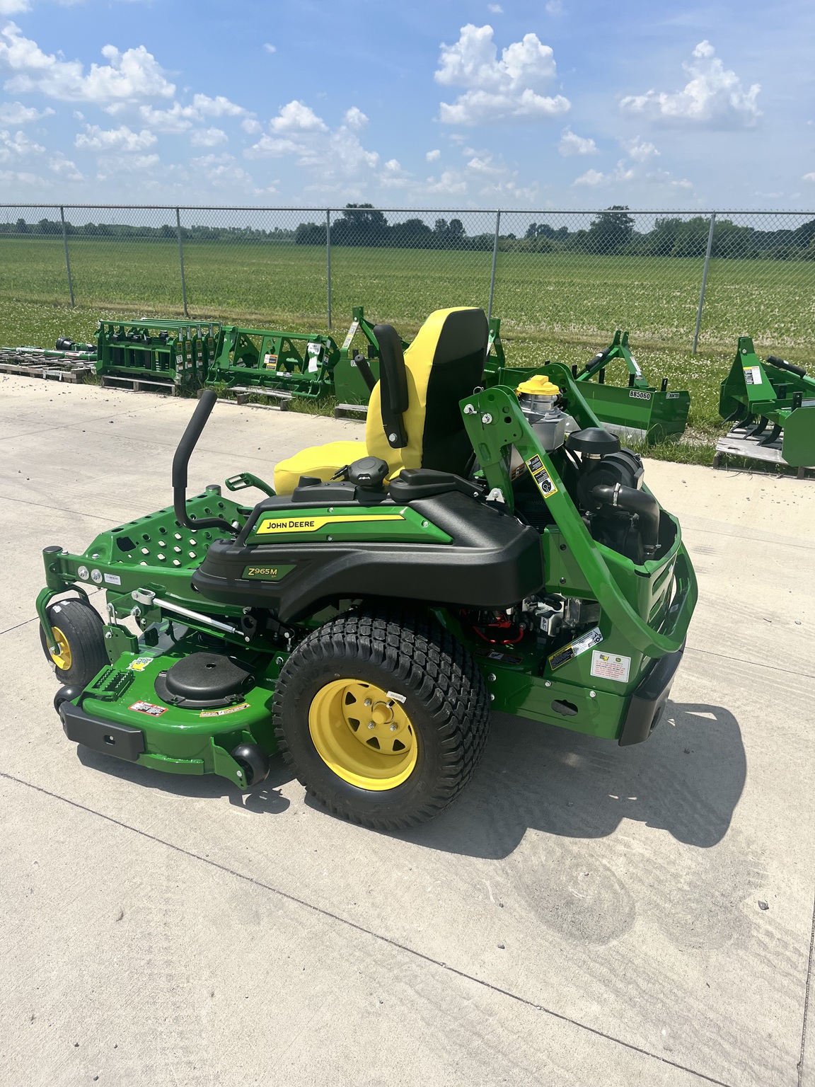 2025 John Deere Z965M Image 3