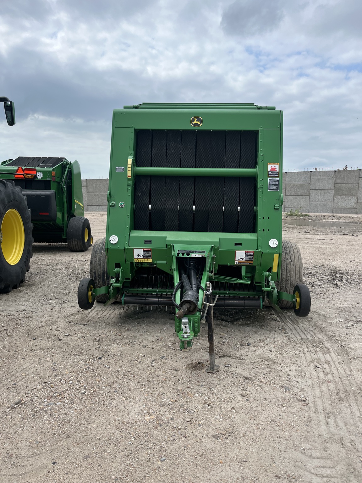 2014 John Deere 569 Image 1