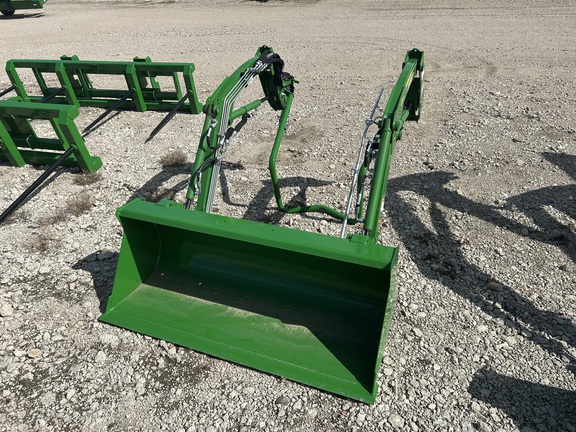 2025 John Deere 120R (3rd thumbnail)