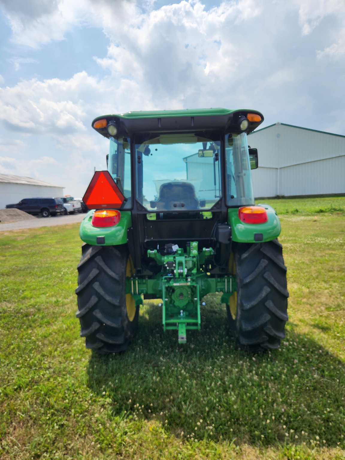 2020 John Deere 5075E Image 4