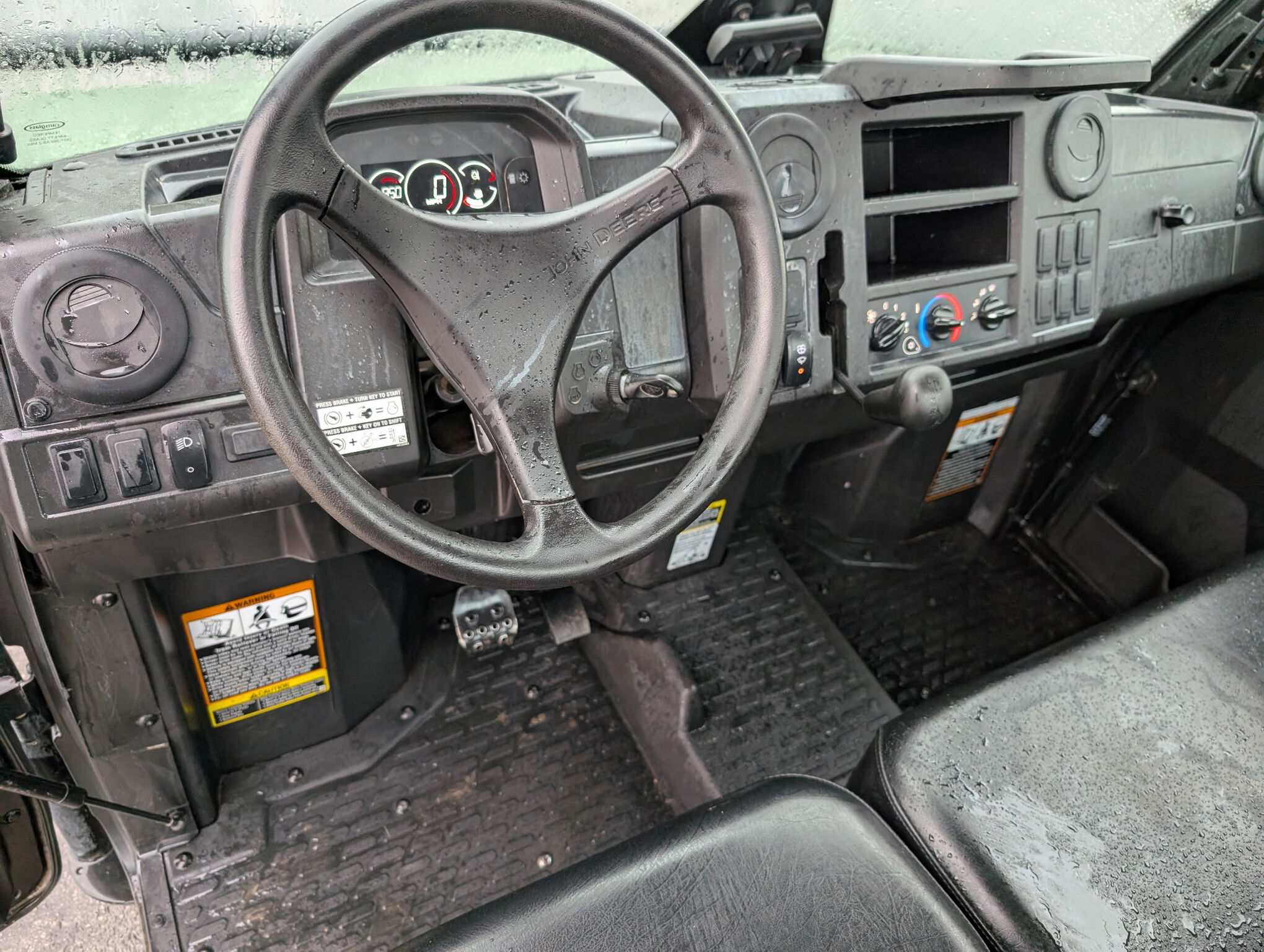  2022 John Deere XUV 835M at Heritage Tractor in Lamar, MO