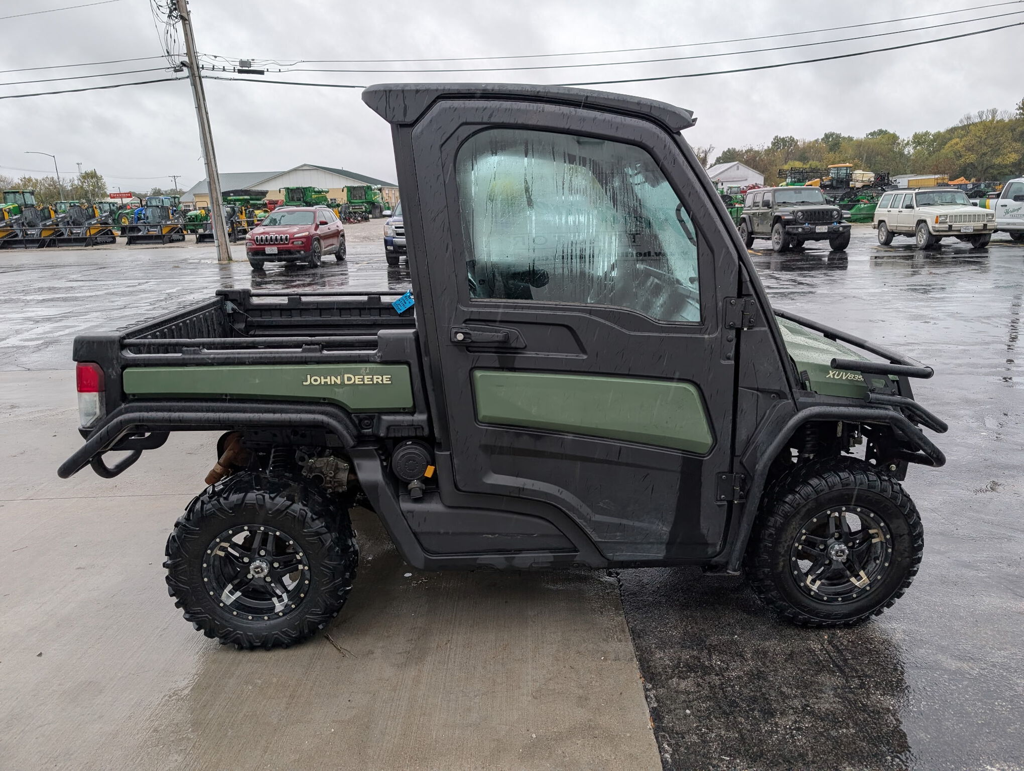  2022 John Deere XUV 835M at Heritage Tractor in Lamar, MO