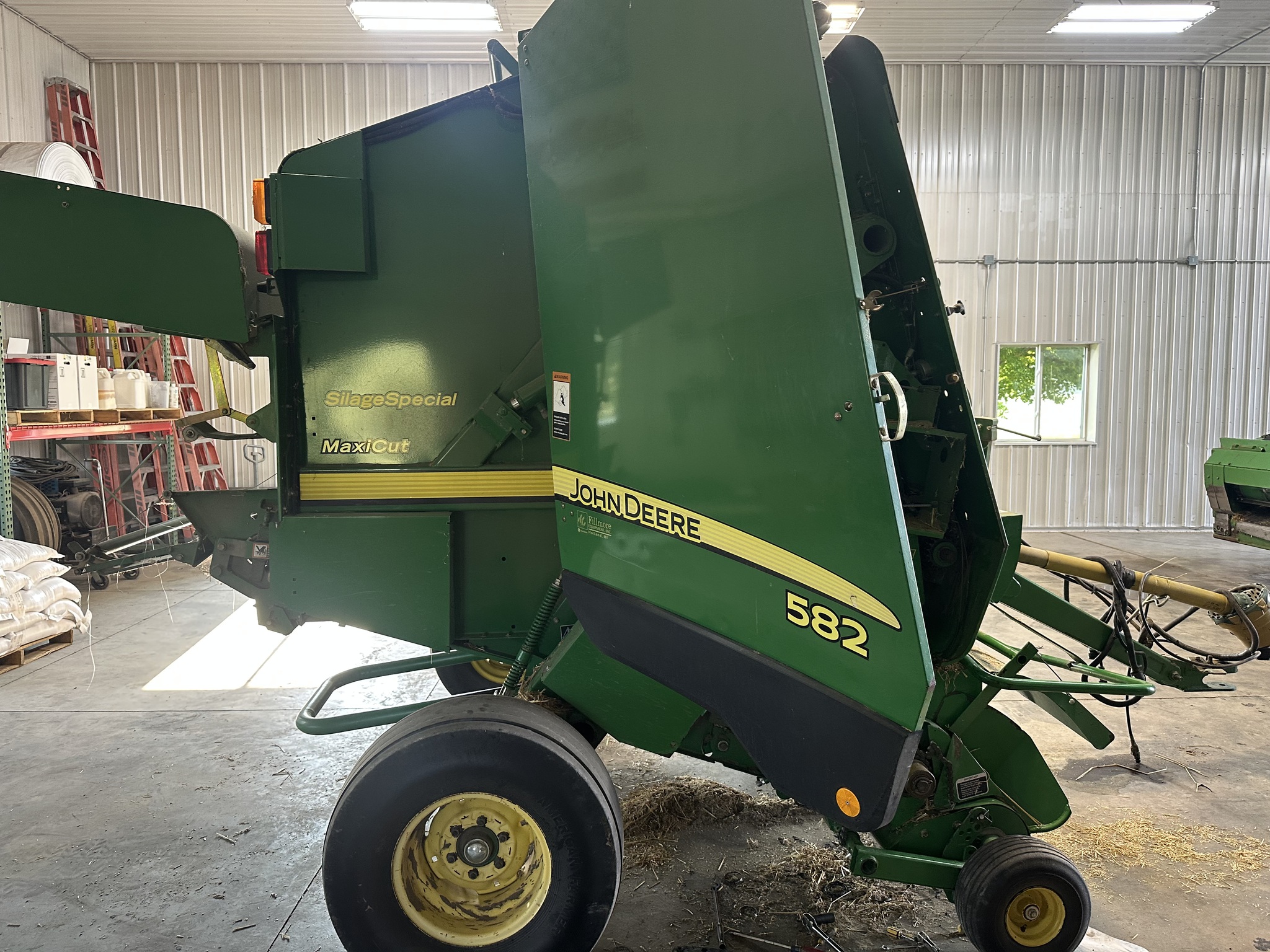 2007 John Deere 582 Silage Special Image 1