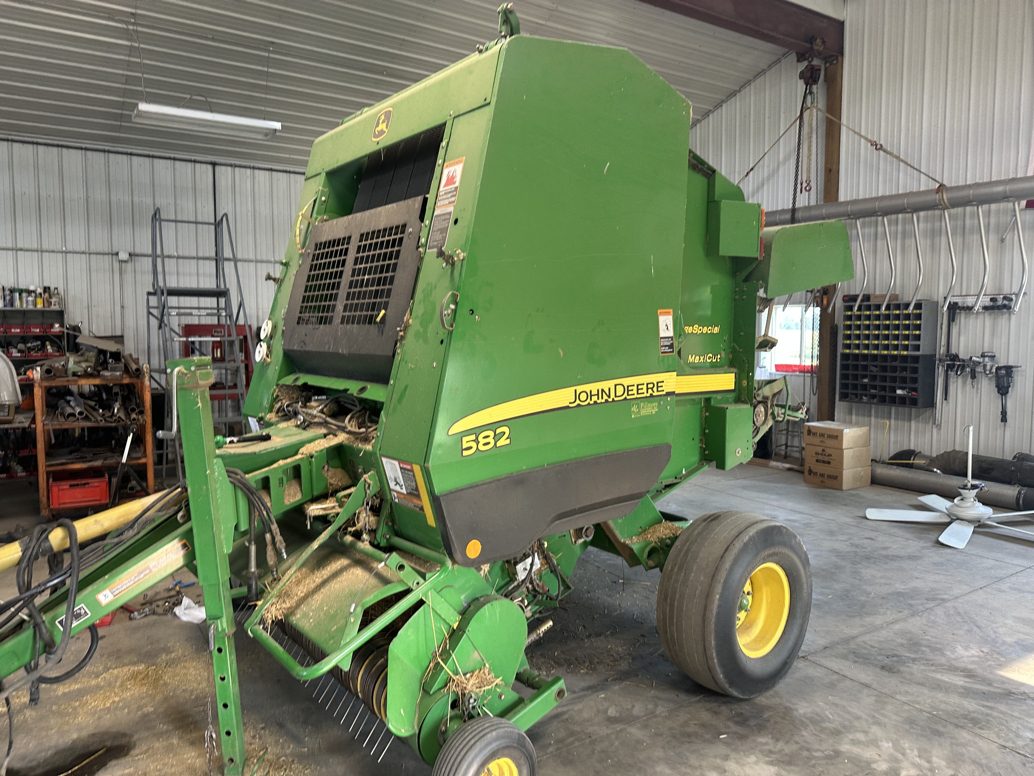 2007 John Deere 582 Silage Special Image 2