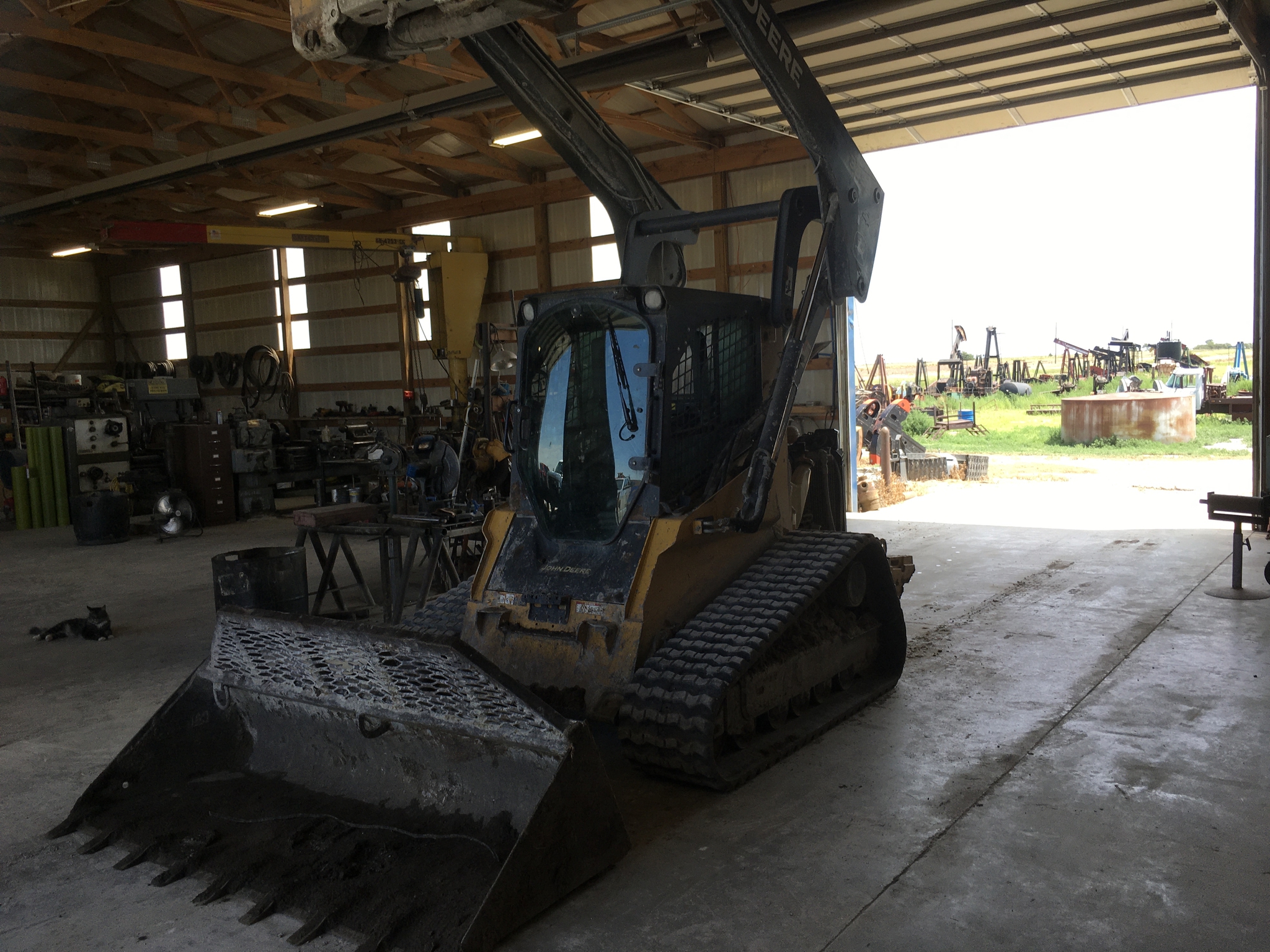 2015 John Deere 333E Image 2