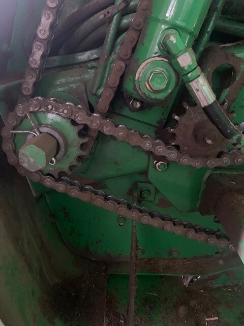 2002 John Deere 567 Image 4
