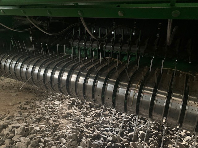2002 John Deere 567 Image 6