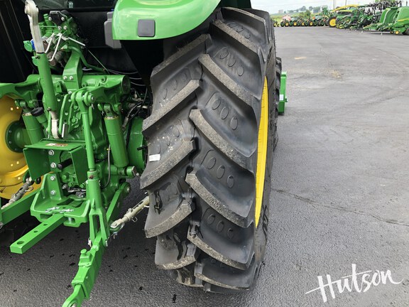 Photo of 2024 John Deere 5105M
