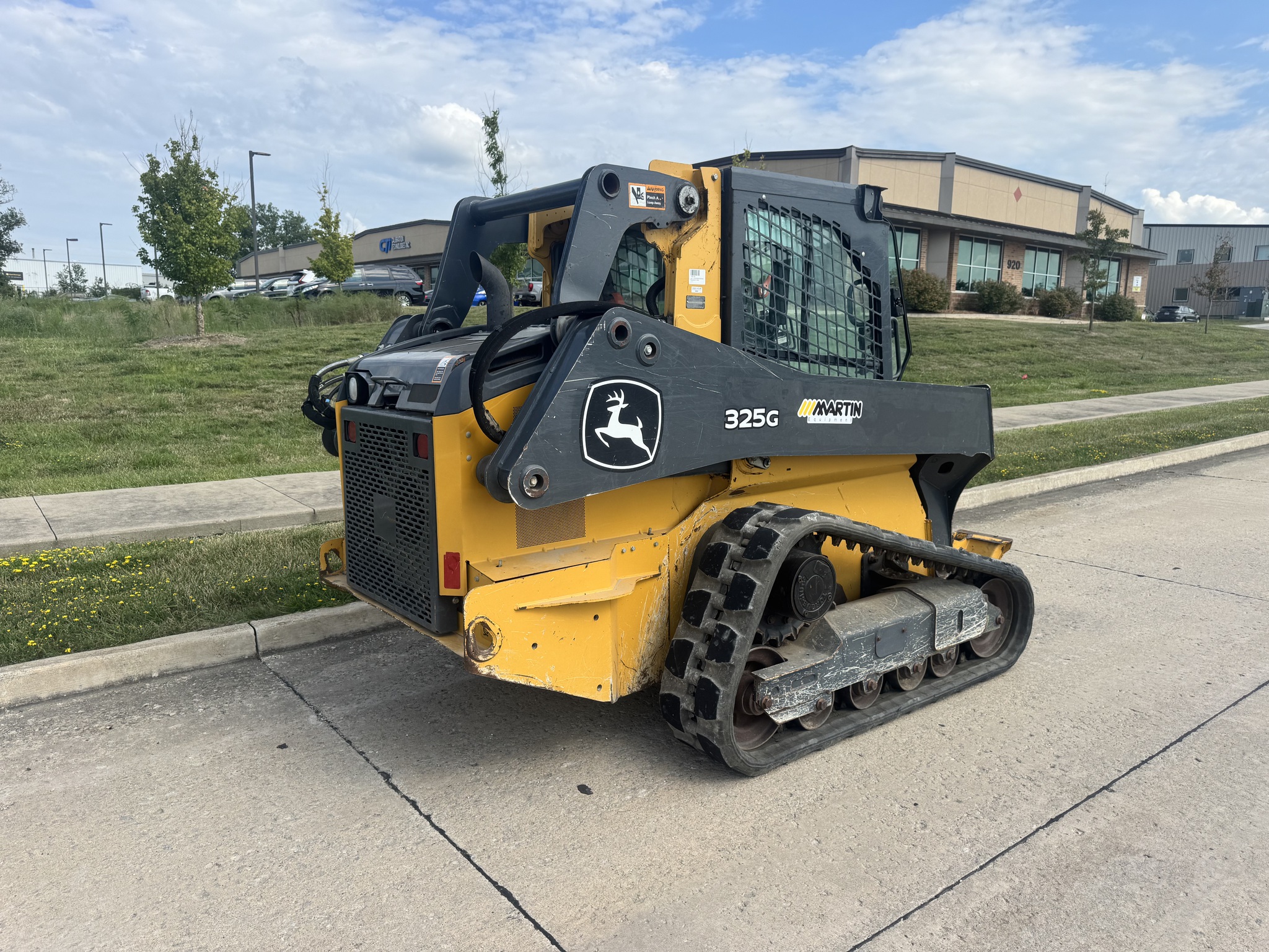 2021 John Deere 325G Image 5