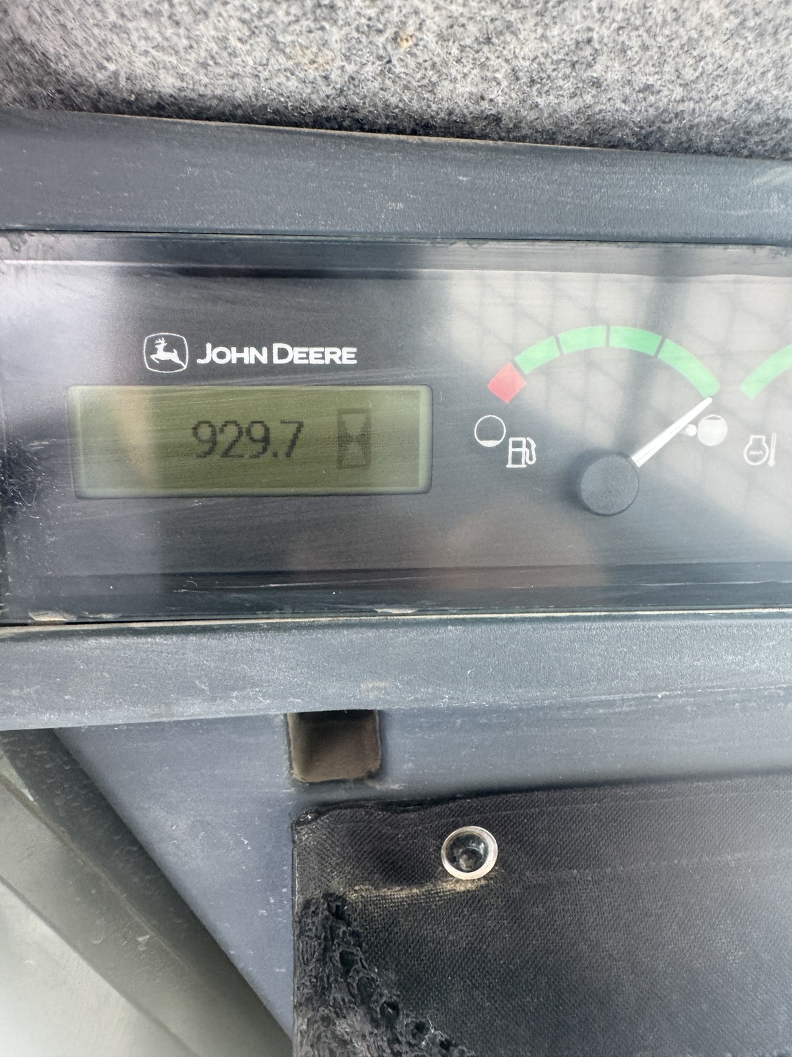2021 John Deere 325G Image 6