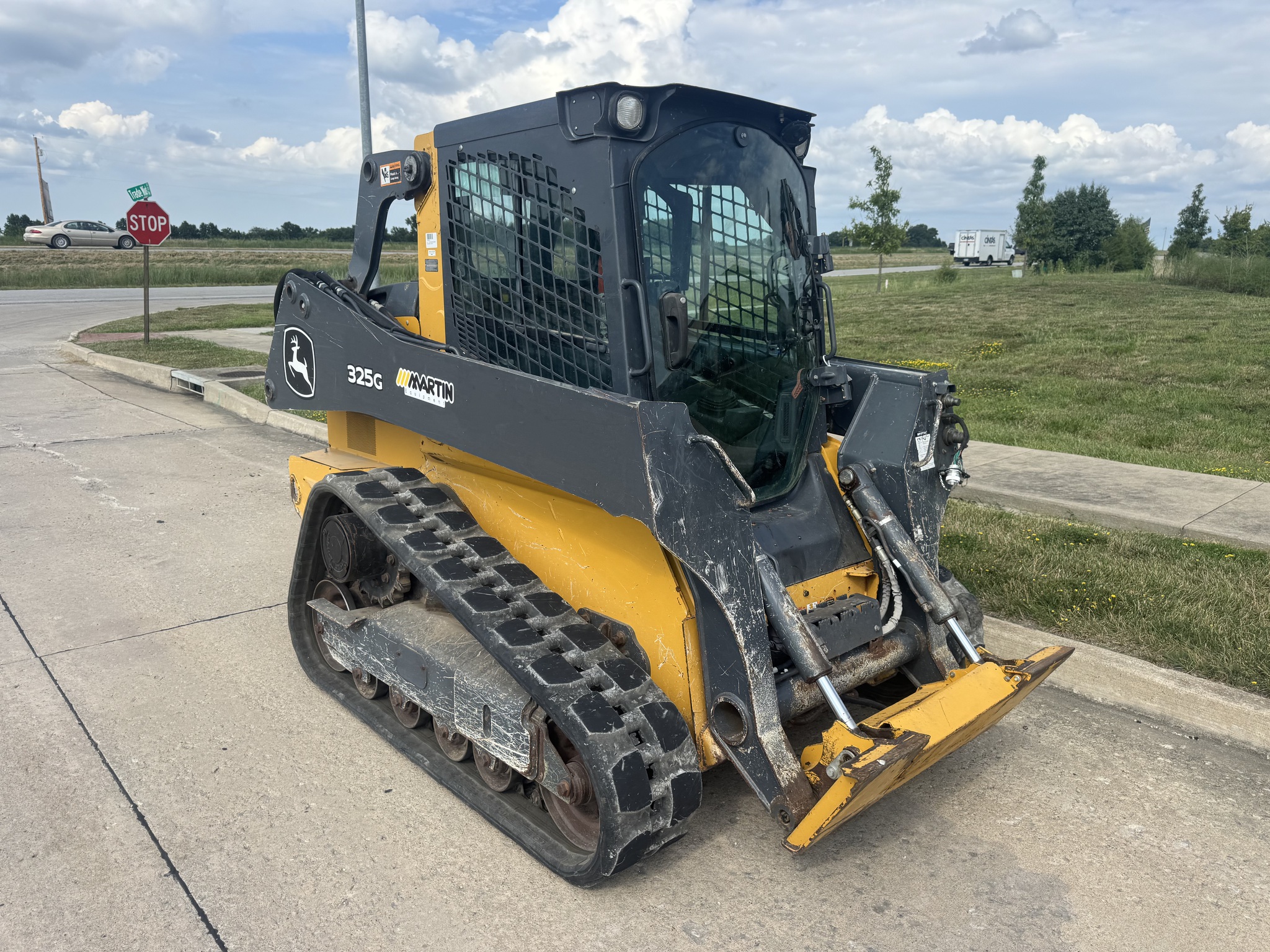 2021 John Deere 325G Image 4