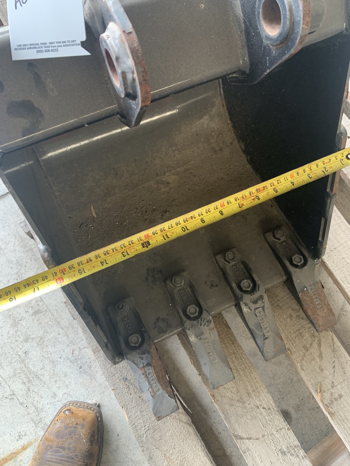 John Deere Backhoe Bucket Image 5