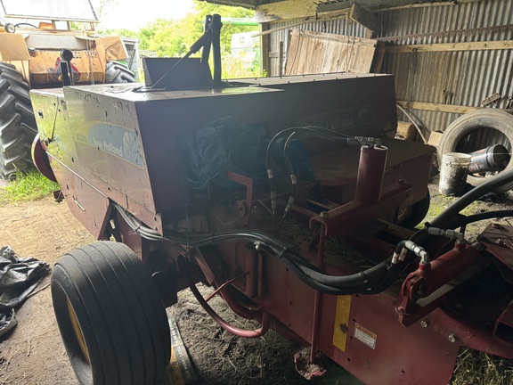 Photo of 2016 New Holland BC5070