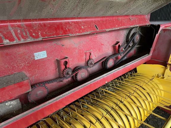 Photo of 2016 New Holland BC5070
