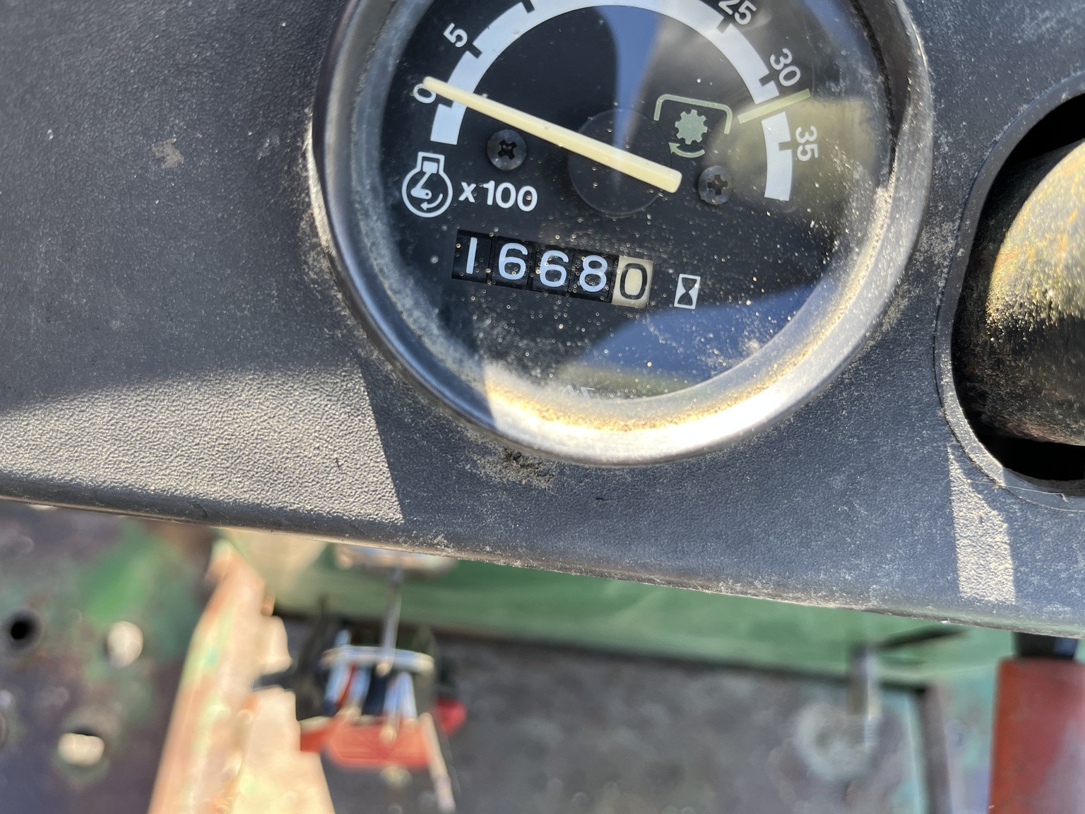 1989 John Deere 855 Image 7