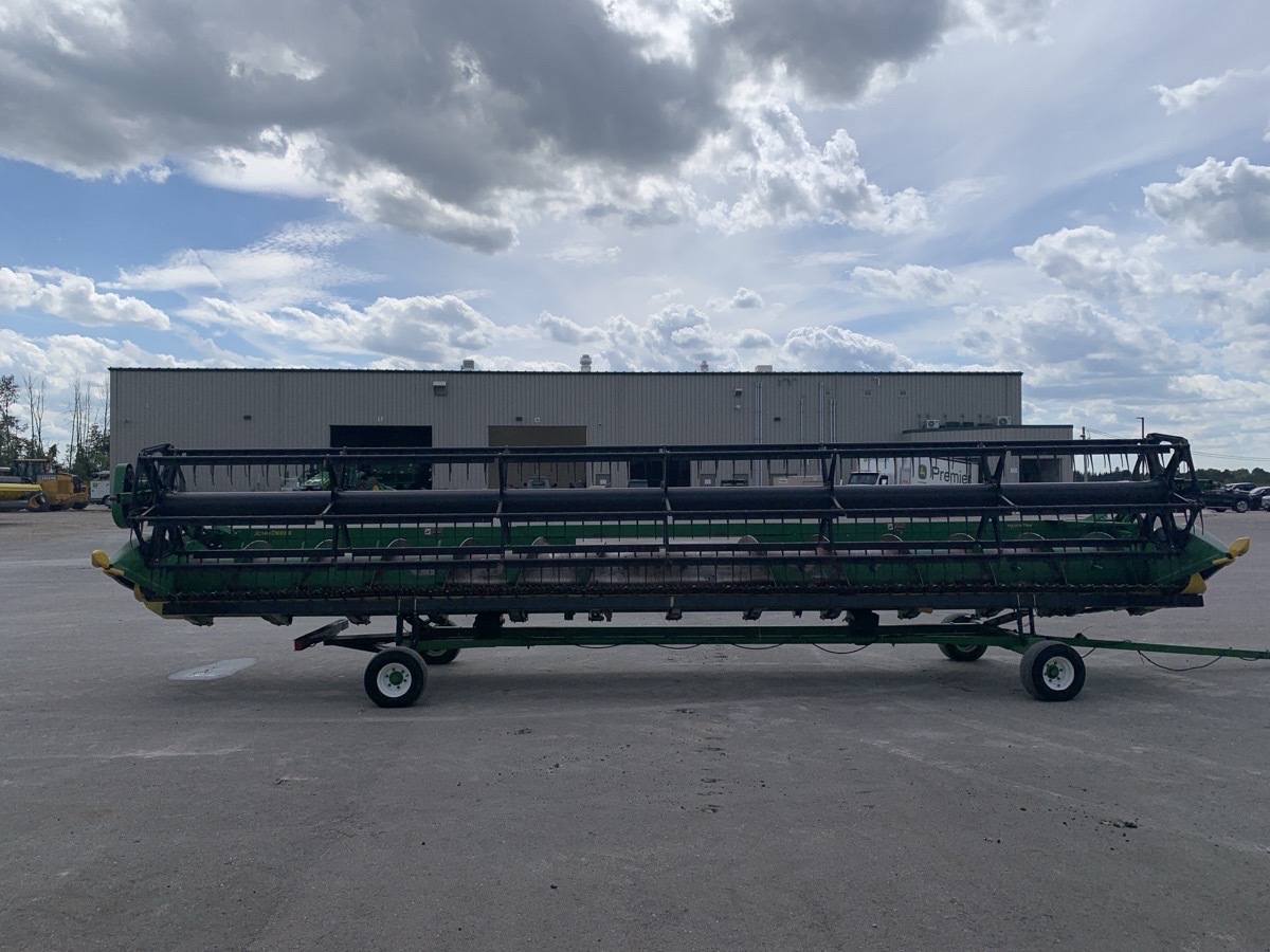 2008 John Deere 630F Image 3