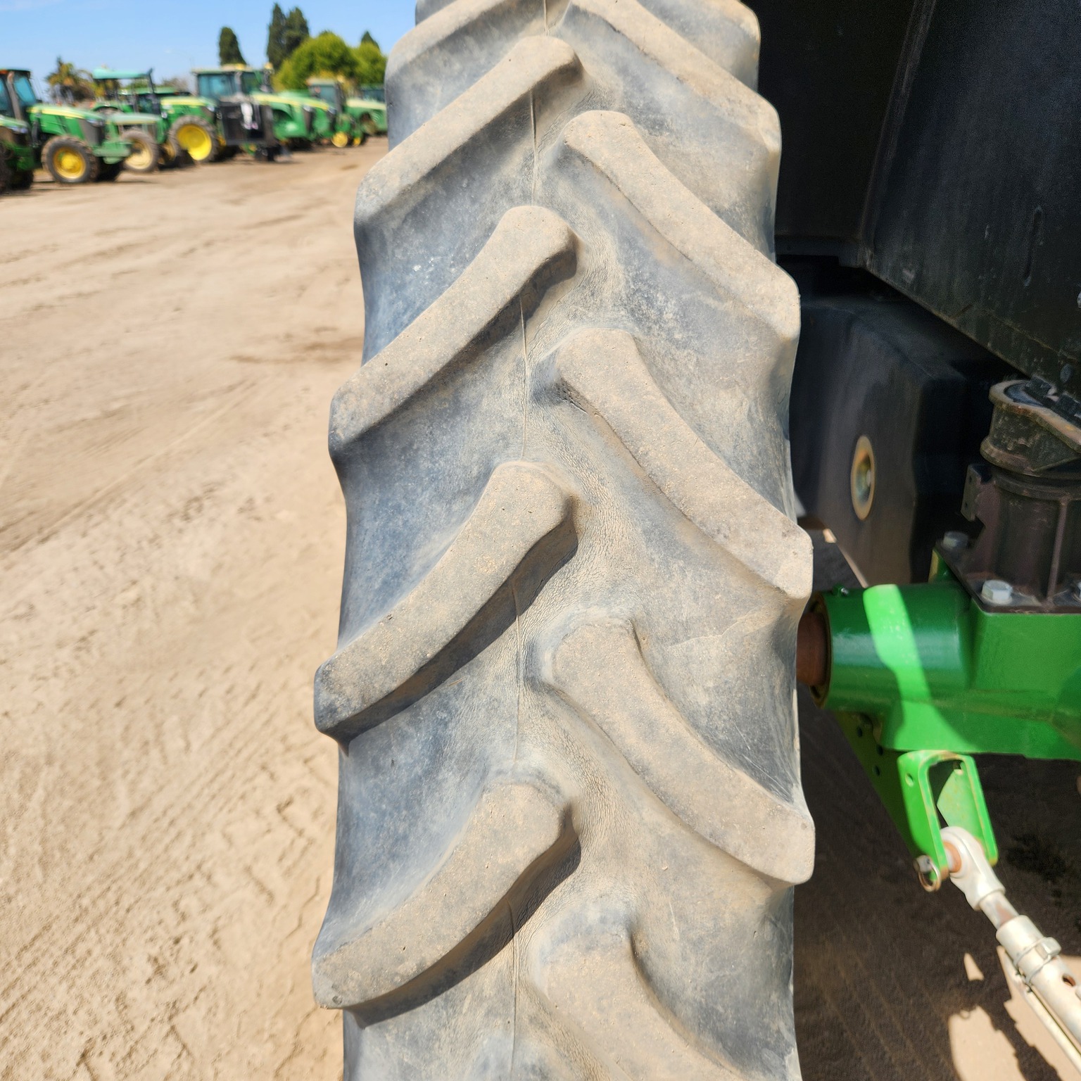 2018 John Deere 6130M Image 10