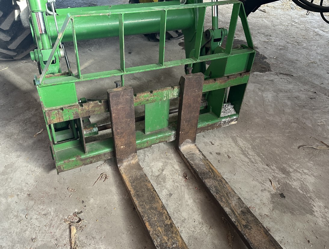 2008 John Deere 48 Image 2