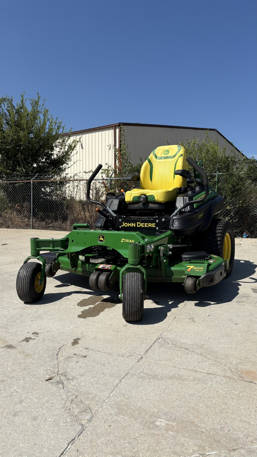 2025 John Deere Z930M Image 2