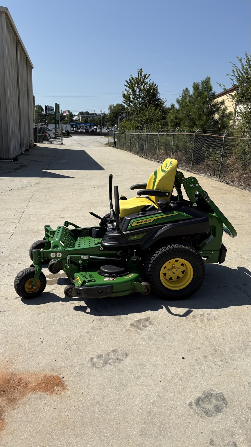 2025 John Deere Z930M Image 3