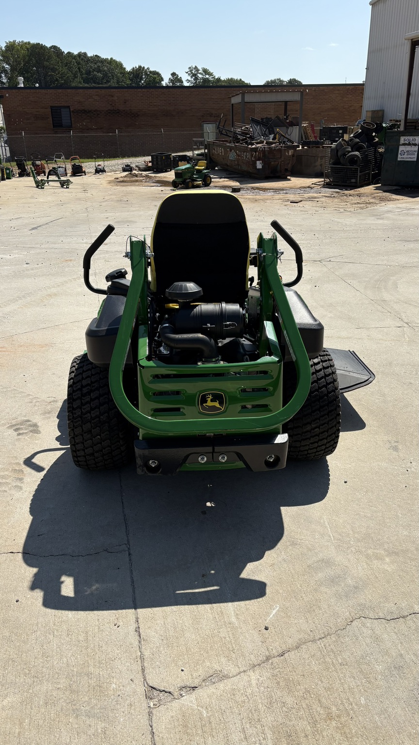 2025 John Deere Z930M Image 4