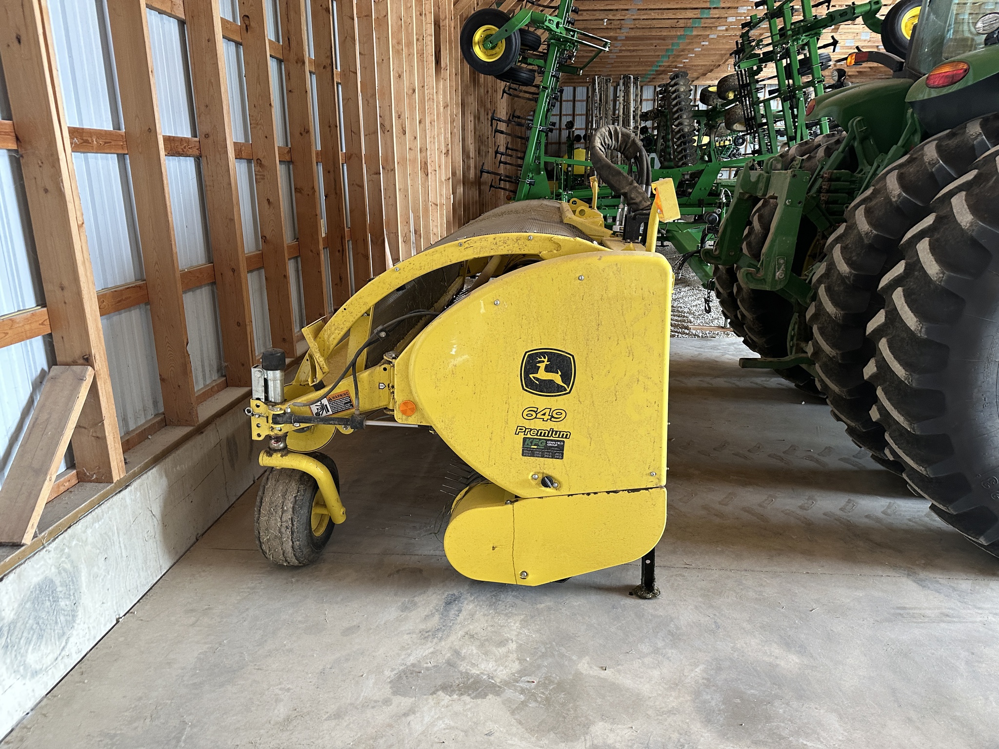2022 John Deere 649 Image 2