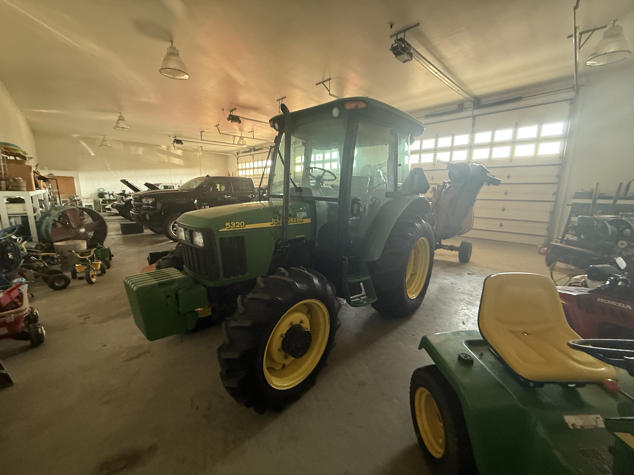 2004 John Deere 5320 Image 4