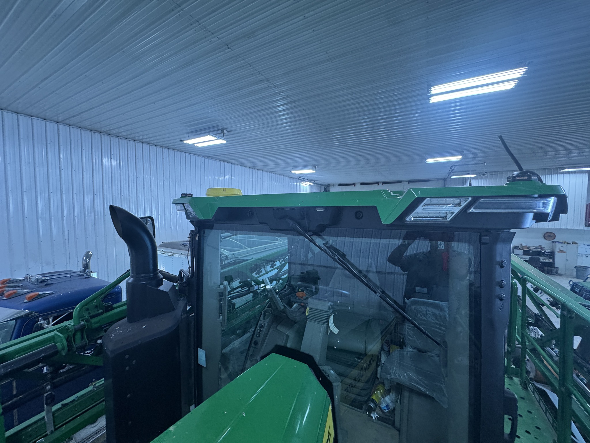 2024 John Deere 410R Image 11