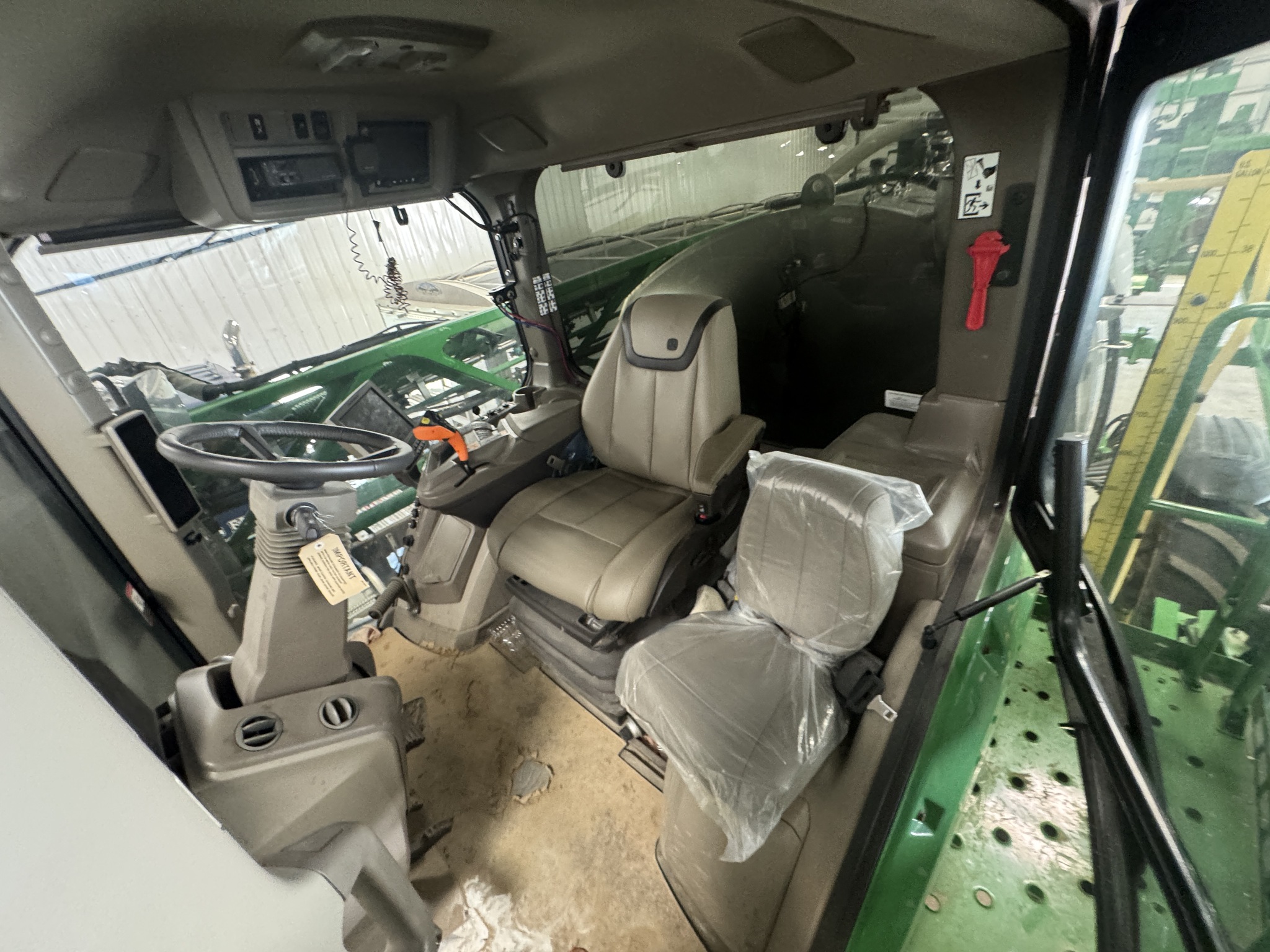 2024 John Deere 410R Image 12